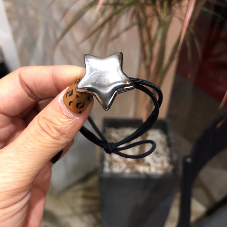 Inel de păr cu bilă metalică periată Dongdaemun din Coreea de Sud: Accesoriu elegant pentru coc și coadă de cal pentru femei