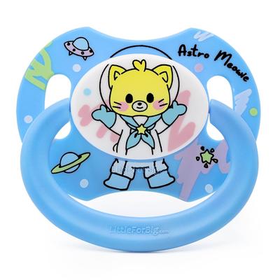 Dudlík pro dospělé LittleForBig, nový model 2. generace s víčkem, design kočky "Baby Spaceman", modrý