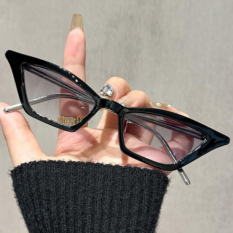 2026 Fashion Triangular Cat-Eye Half-Metal High-End Vintage Presbyopia Sunglasses UV Resistant Shades Glasses +1.0 To +4.0
