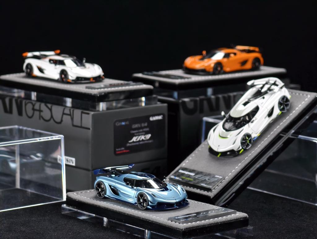 1:64,Attack Limited Edition Collection-A Ready-to-Ship Set of Resin Static Miniature Realistic Car Collectible Models As Gifts.