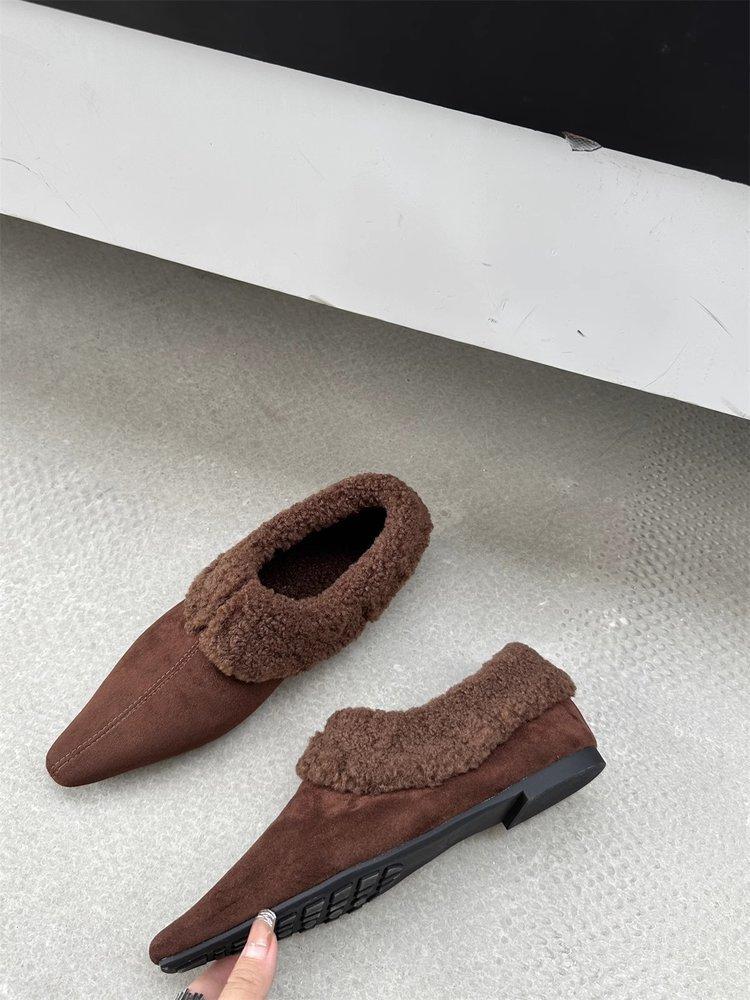 

Флисовая теплая обувь 2025 года, осень-зима, новая модная верхняя одежда с острыми носками и плоским каблуком, универсальная и тонкая пушистая обувь из хлопка, одинарные туфли 40