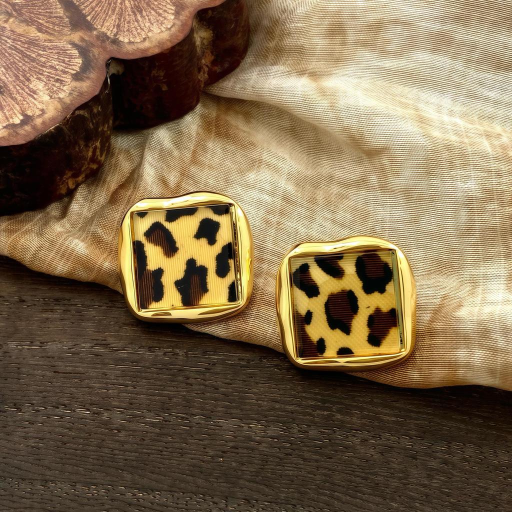 Exquisite Diamond Leopard Print Circle Earrings: Light Luxury, Fashionable, High-End Dangle Jewelry for Women