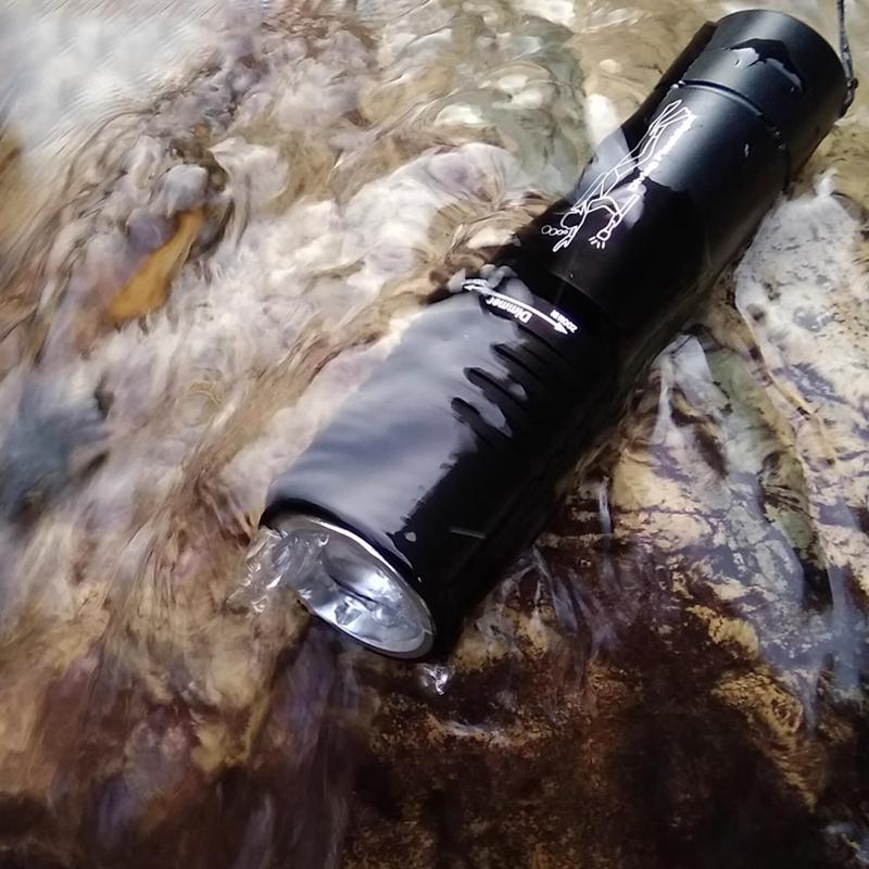 100 Meters Professional Diving Flashlight Powerful T6 Wick Torch Portable Diving Light Rotatable Diving Lamp Waterproof Light