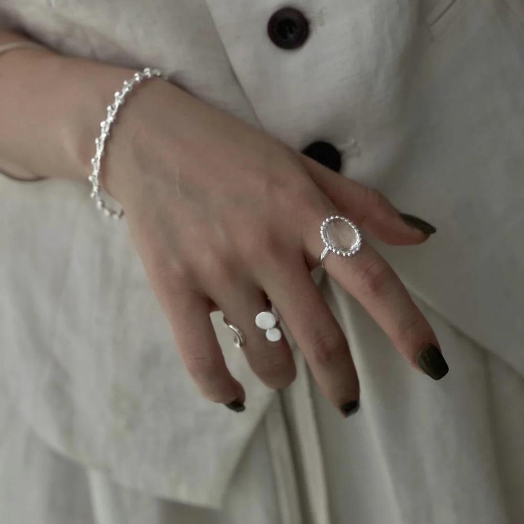 Trendy Retro Geometric Oval Ring: Adjustable, Light Luxury, Open Design for Women’s Index Finger