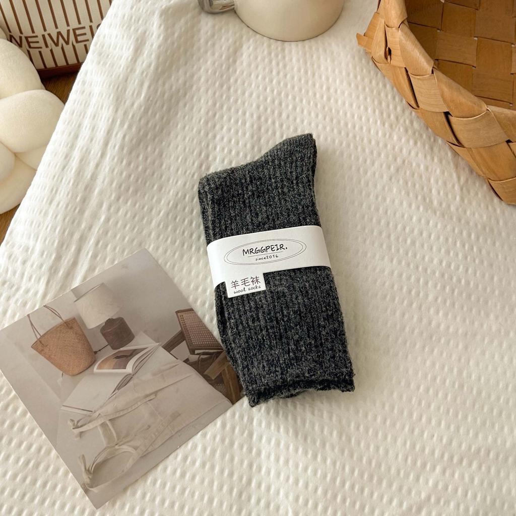 Socks Medium Tube Socks Thick Needle Thickened Wool Socks Classic Retro Color Warm Stacking Socks