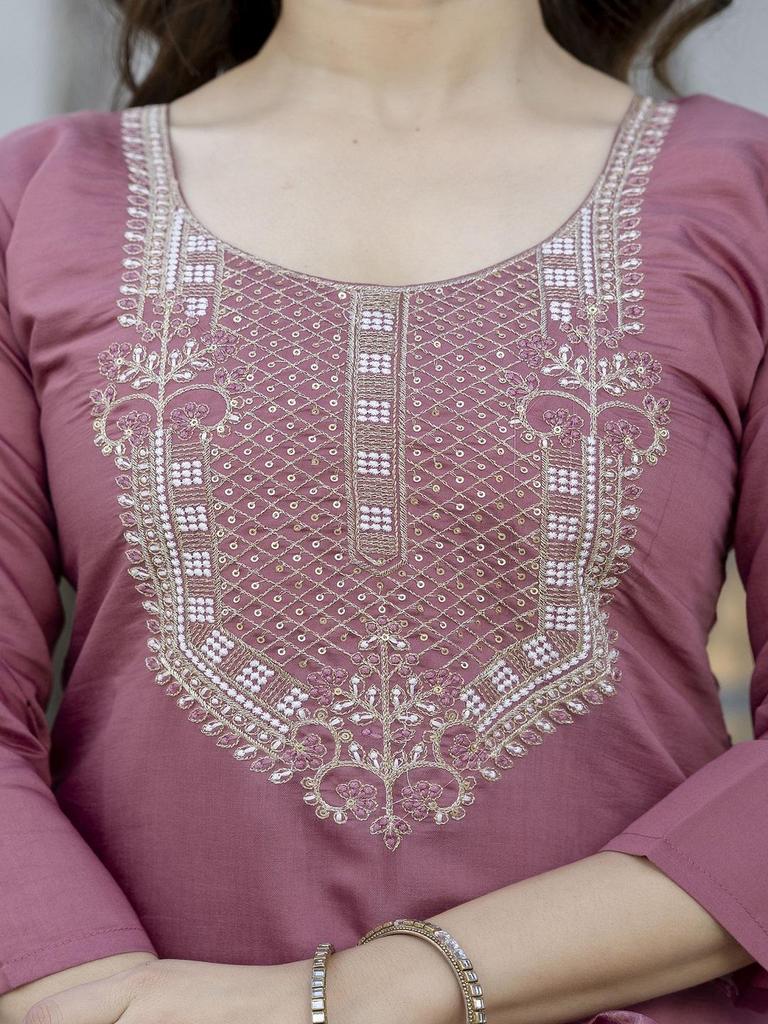 Women Embroidered Kurta Set with Floral Dupatta – Elegant Ethnic Festive Wear