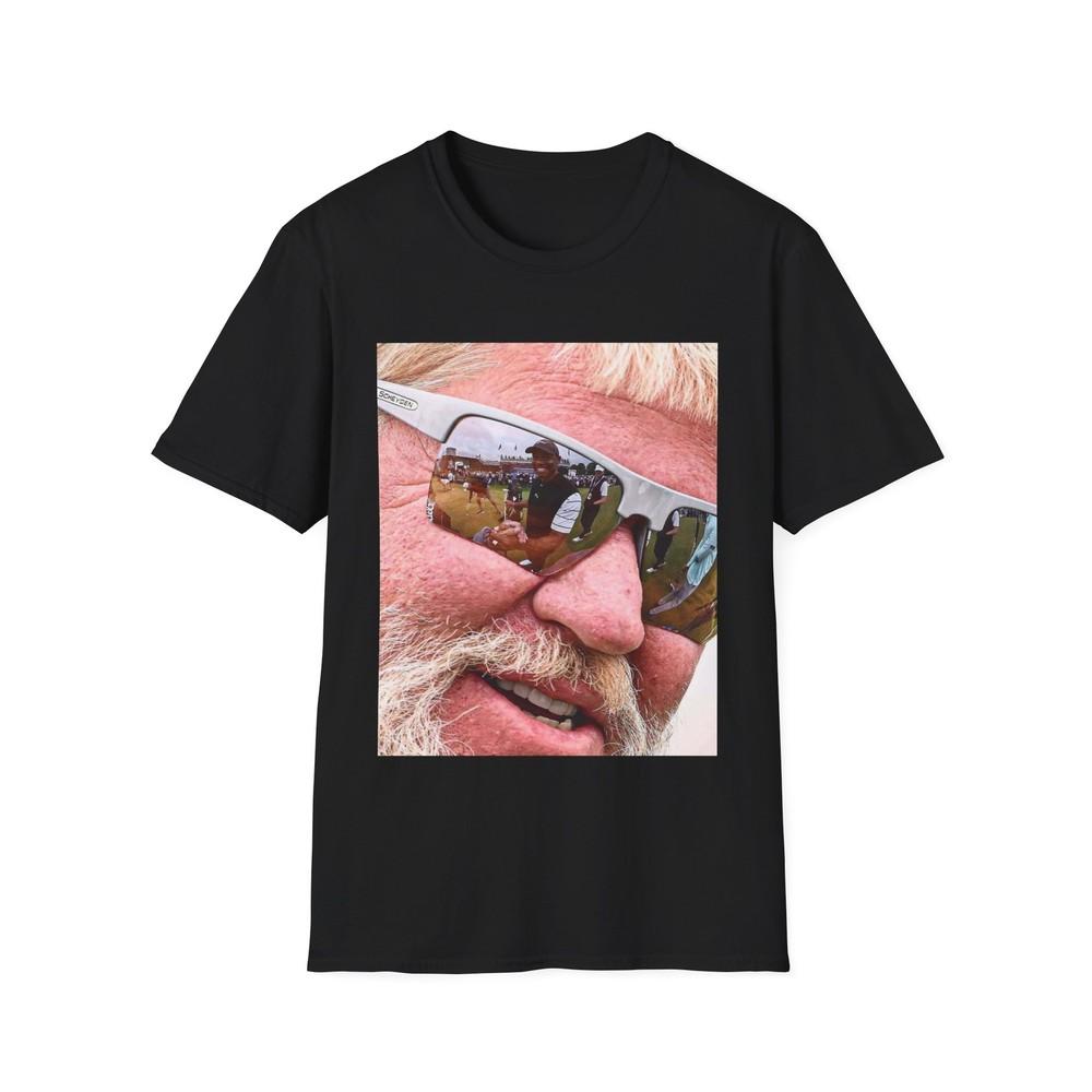 

Tiger Woods reflecting out of John Daly glasses T-Shirt Unisex T-Shirt XL