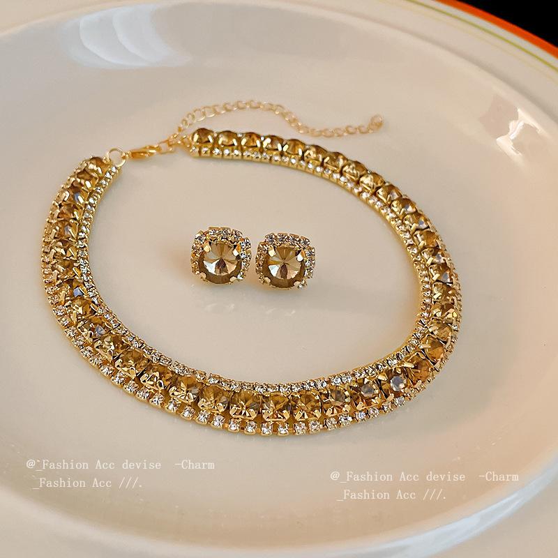 European and American diamond-encrusted zircon square necklace retro niche court style neck chain light luxury high-end versatile jewelry