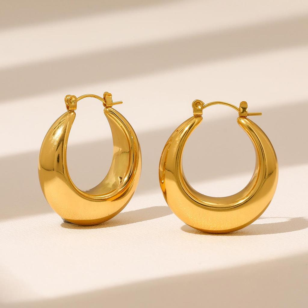 Stainless Steel Hollow Earrings for Women - Fashionable 18K Gold Simple Round Design, Versatile and Trendy Style.