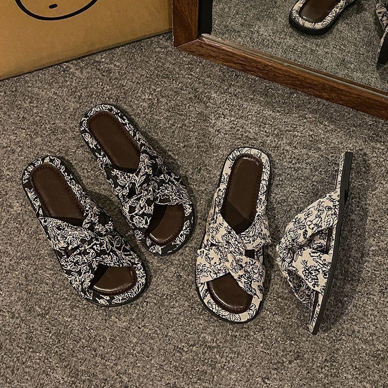 French Roman Sandals Female Summer 2025 New Fairy Wind Flat Bottom Word with Soft Sole Non-slip Maternity Shoes Female