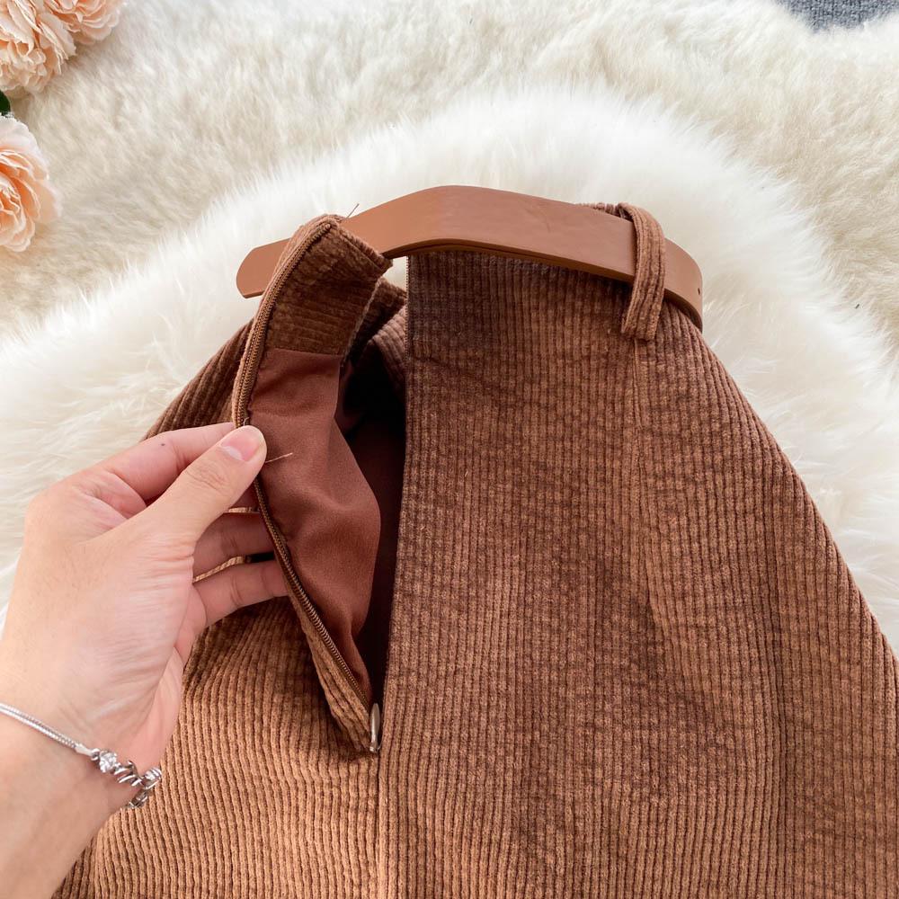 Retro High-Waist Slit Skirt with Sweater: Hong Kong & Korean Style, Slimming Medium/Long Fit for Early Autumn & Winter