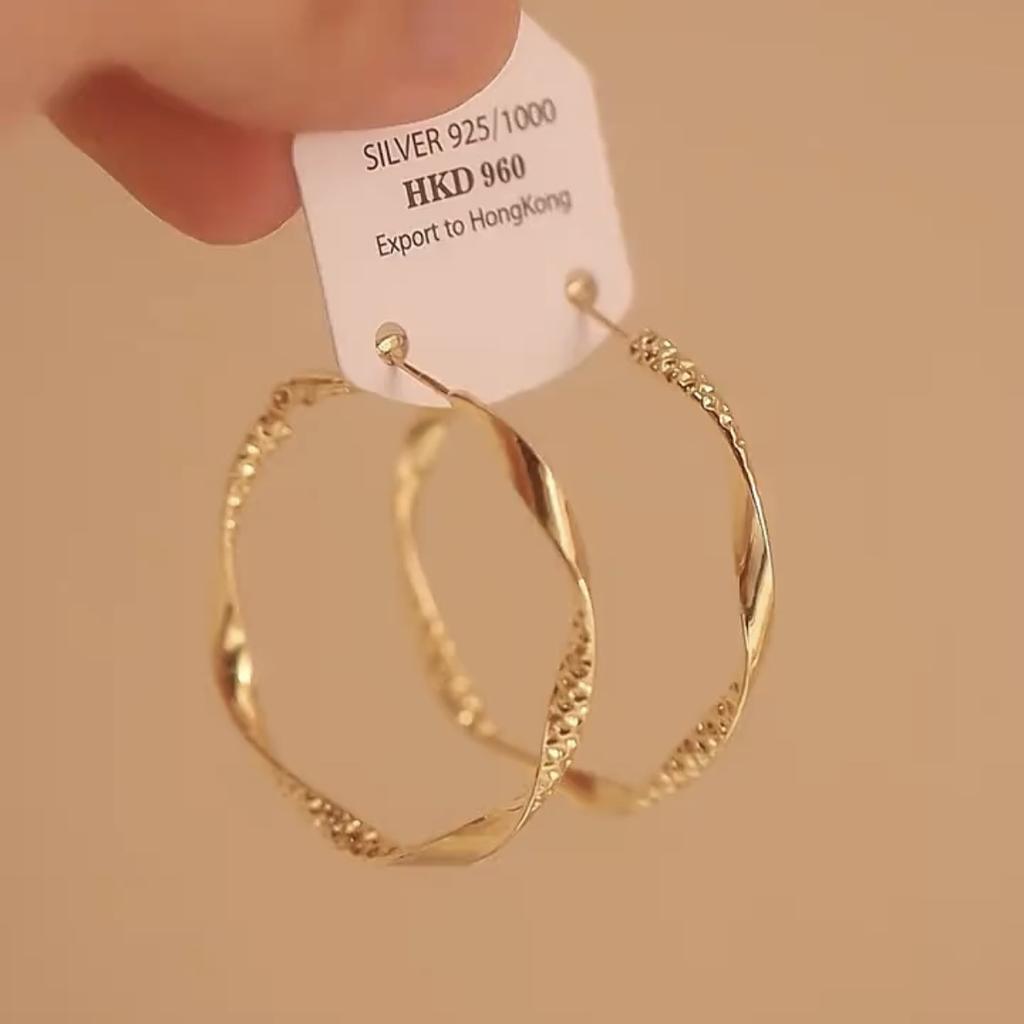 European and American light luxury exaggerated large circle earrings 111 silver needles personalized design sense twisted irregular earrings