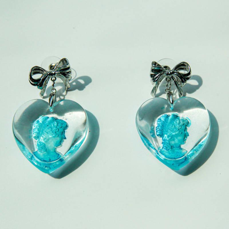 

LOVUEE Glass Cameo Earrings Turquoise