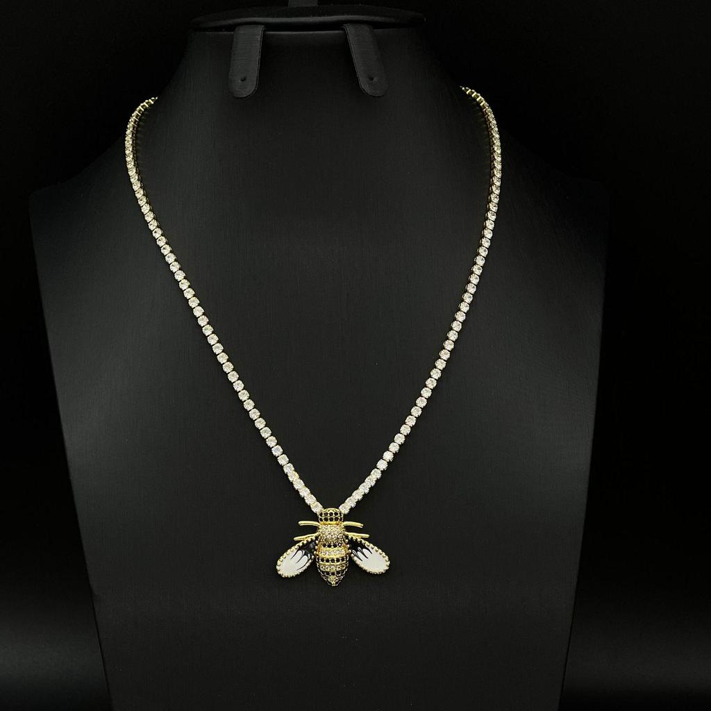 Zircon Bee Necklace & Double C Four-Leaf Clover Pendant - Luxurious Drip Oil Design