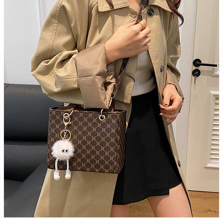 2024 Vintage Blumenhandtasche: Stilvolle Damen Schulter- & Umhängetasche für vielseitiges, elegantes Pendeln