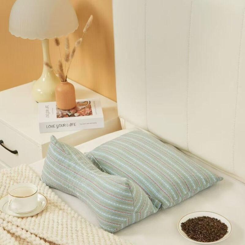 Li Shen Buckwheat Hull Triangle Support Pillow