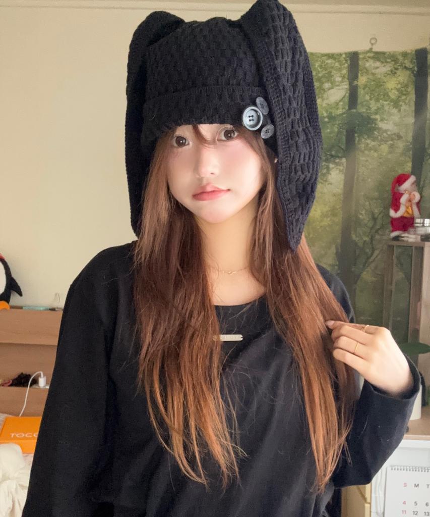 Tansanmageunesyum Button Rabbit Beanie (Black)
