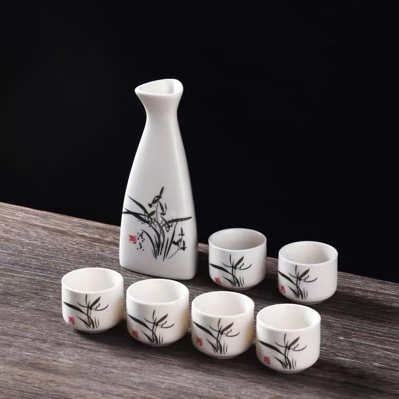 Boutique Sada vína 300 ml 45 ml 1 konvička 6 kloboučků na šálky Sada na saké a víno Keramický džbán Vodka Destiláty Dárek Domácí bar Keramické nádobí na pití Karafa