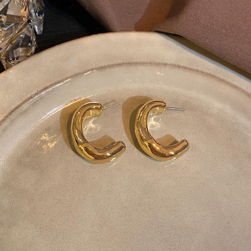 CCB Steel Needle Earrings Women's Cold Wind Personality Versatile Explosive Stud Earrings Trend Temperament Exaggerated Earrings