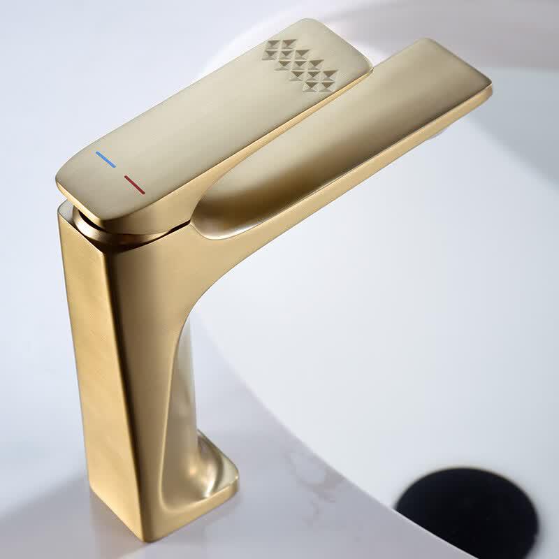 Light Luxury Brushed Gold Basin Faucet