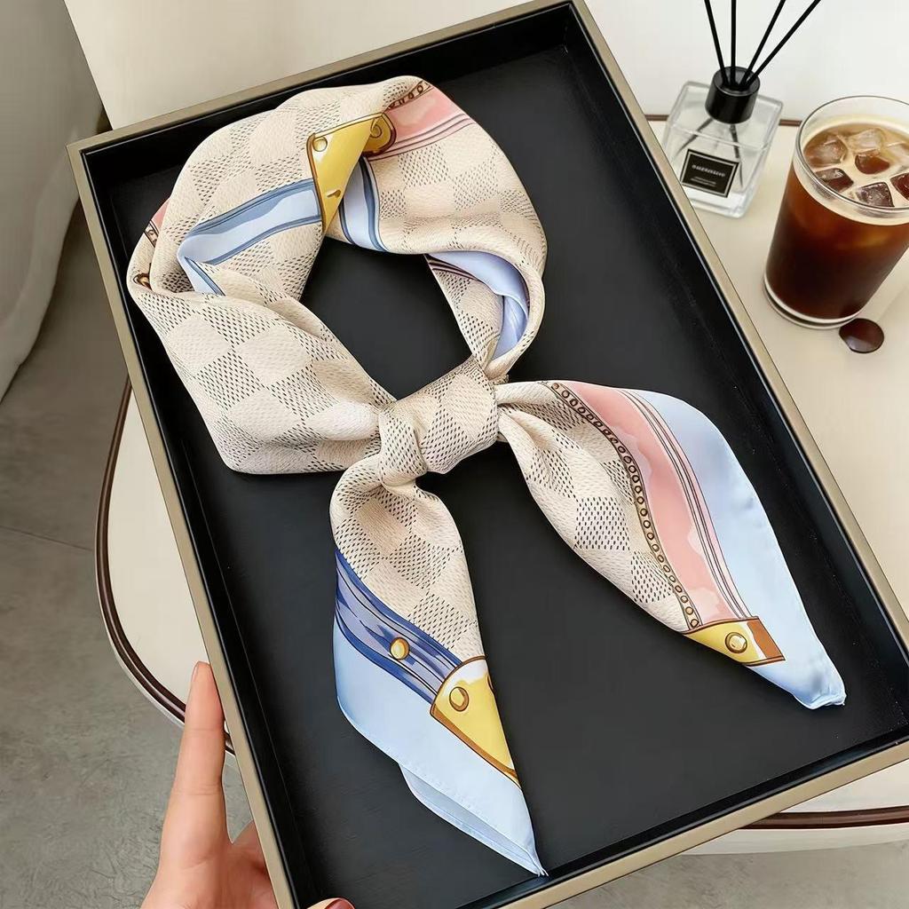 Retro Cashew Pattern Silk Square Scarf (70x70) - Versatile Long Ribbon for Neck