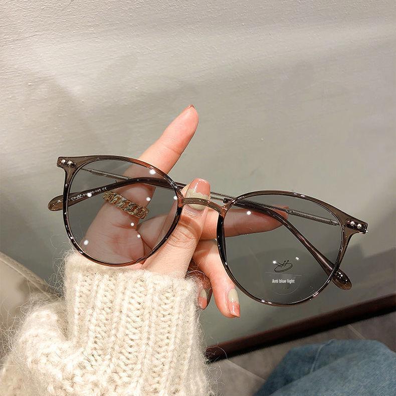 Women's Photosensitive Myopia Glasses: Stylish Korean Frames, Tea-Colored Lenses, Prescription-Friendly, Perfect for Bare-Faced Looks, Trending Now!