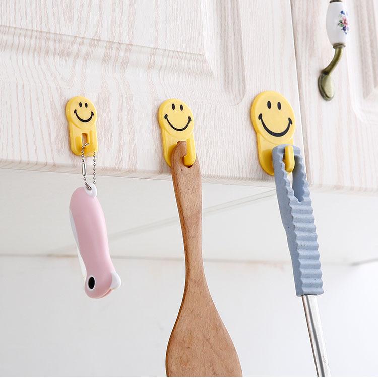 Household Hook Cartoon Smiley Face Sticky Hook Hanging Hook Behind Door Hanging Coat Hook Kitchen Bathroom Wall Small Hook 3 Sets