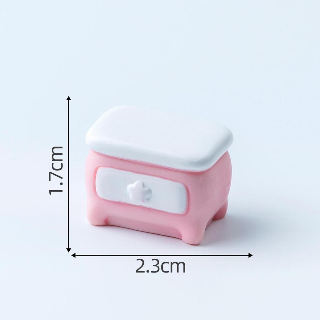 Ręcznie robiony różowy mini zestaw do salonu: Sofa, Łóżko, Stół, Szafa i Wystrój Domku dla Lalek