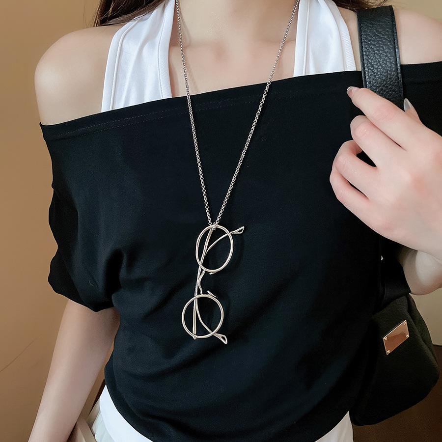 

Vintage Metal Eyeglass Pendant Necklace for Women Girls Fashion Adjustable Long Chain Necklace Friend Birthday Jewelry Gift