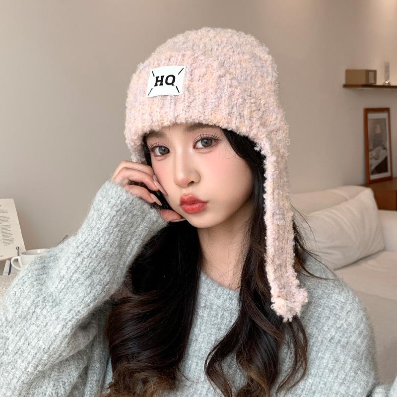 Automne et Hiver Mode Décontracté Chapeau Tricoté en Velours Corail Chapeau Japonais Polyvalent Chaud pour Femmes Extérieur Coupe-Vent Protection des Oreilles Chapeau de Tête