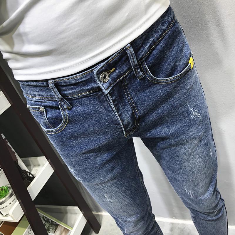 Trendy Slim-Fit Men's Jeans: Versatile Nine-Point Celebrity Style
