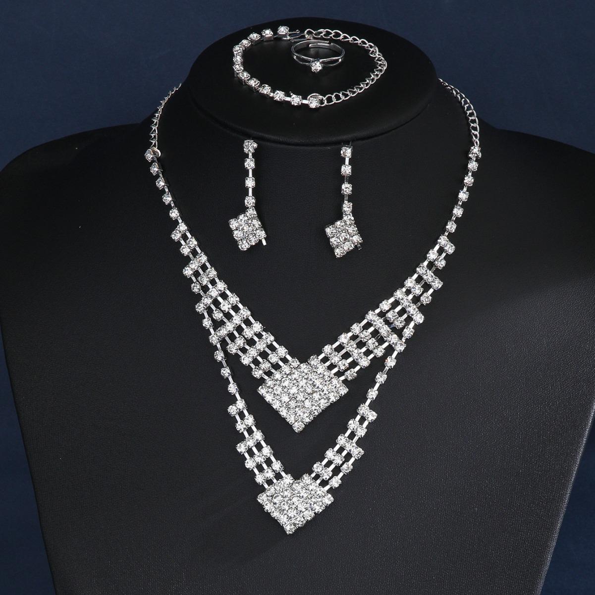 Elegant Rhinestone Claw Chain Jewelry Set - Four-Piece Bridal Necklace and Earrings