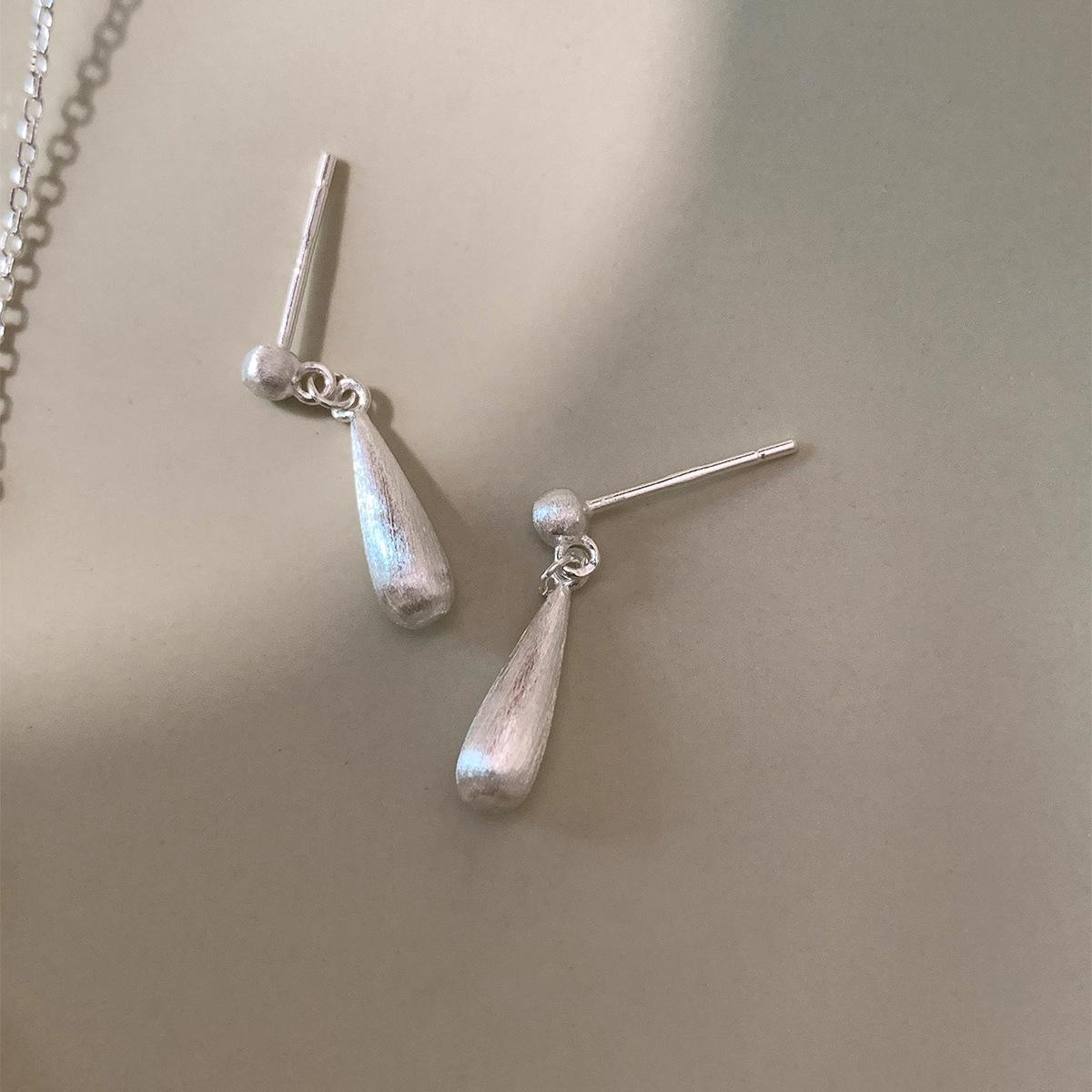 

Frosted Teardrop-shaped Earrings Female Cold Light Vintage Personalized Minimalist Ladies Accessories Elegant Jewelry Earrings