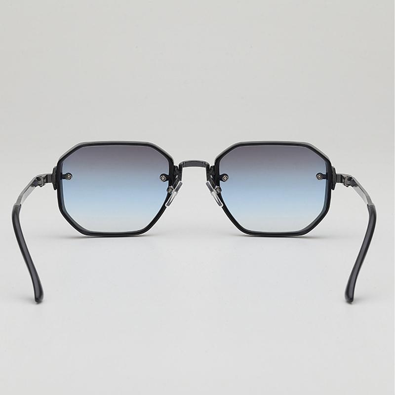 Oversized Retro Punk Sunglasses for men Business Stylish Travel Driving UV400 Protection Plastic Eye-Protecting Sunglasses