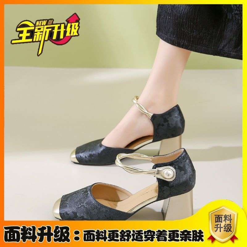 

French temperament sandals women s summer wear 2025 new exquisite high-end sense of national style new Chinese bag head high heels 34