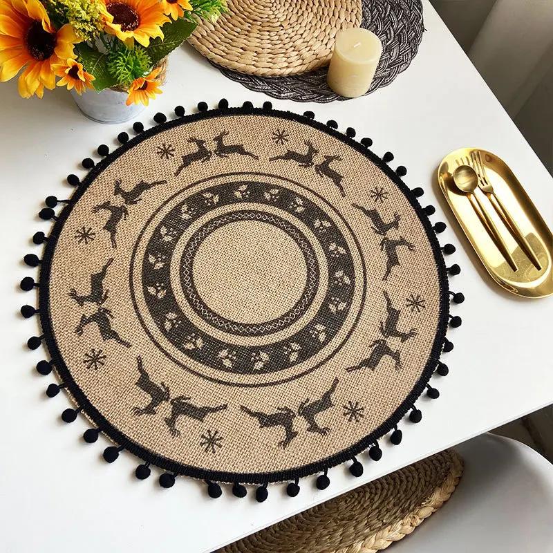 Christmas Retro Jute Placemat Round Printed Woven Dining Table Mat with Wool Ball Heat-Resistant Home Decorative Coffee Cup Mats