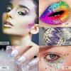 Neues Make-up, schimmernder Lidschatten, flüssiges Mädchen-Gesicht, Bühnen-Make-up-Gel, flüssiger Glitzer, Körperlotion, Ritual, Schönheits-Make-up