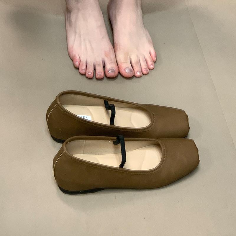 

French retro Mary Jane women s shoes 2025 autumn new square head shallow mouth ballet single shoes inner height increase small leather shoes 40