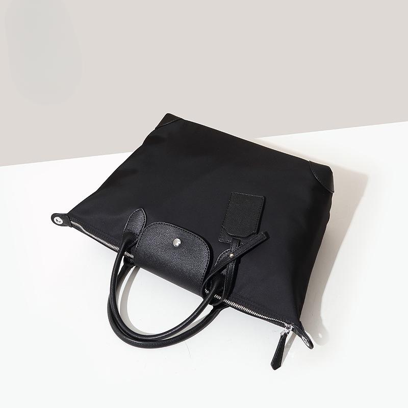 Große Kapazität Pendler Einfarbig Einfacher und Leichter Luxus-Stil Wasserdichte Ein-Schulter Umhängetasche Aus Nylon