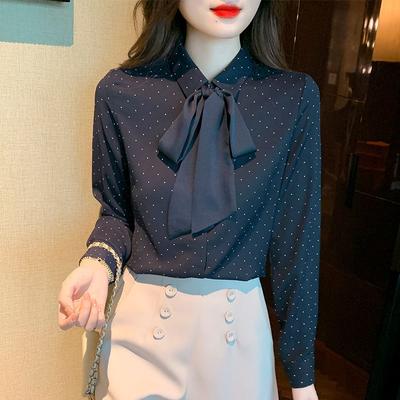 Camisa de Manga Comprida com Laço e Fita para Roupas de Outono Femininas Nova Temperamento Retrô Camisa de Bolinhas Top de Chiffon da Moda