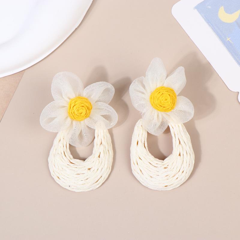 Exaggerated Handmade Retro Rattan Raffia Geometric Earrings Ethnic Style Summer Beach Women'S Tassel Earring