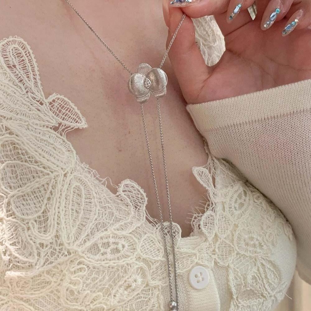 Luxury Golden Collarbone Chain High-end Exquisite Neck Pendant  Versatile