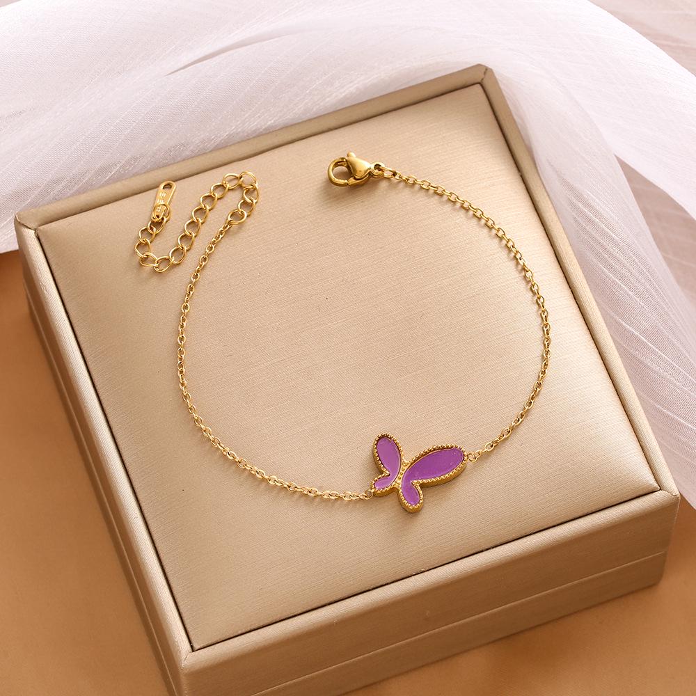 High-End Titanium Steel Four-Leaf Clover Bracelet with Shell Pendant – Durable, Fade-Resistant Design