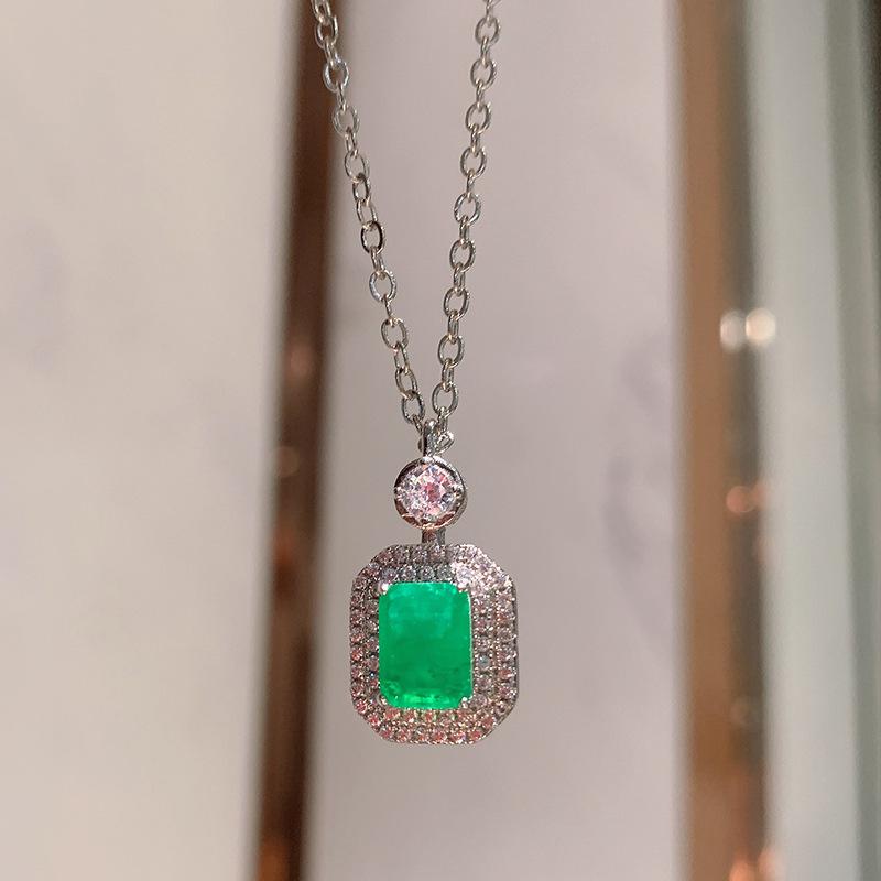 Vintage square emerald pendant simulation pigeon blood red treasure necklace jewelry accessories