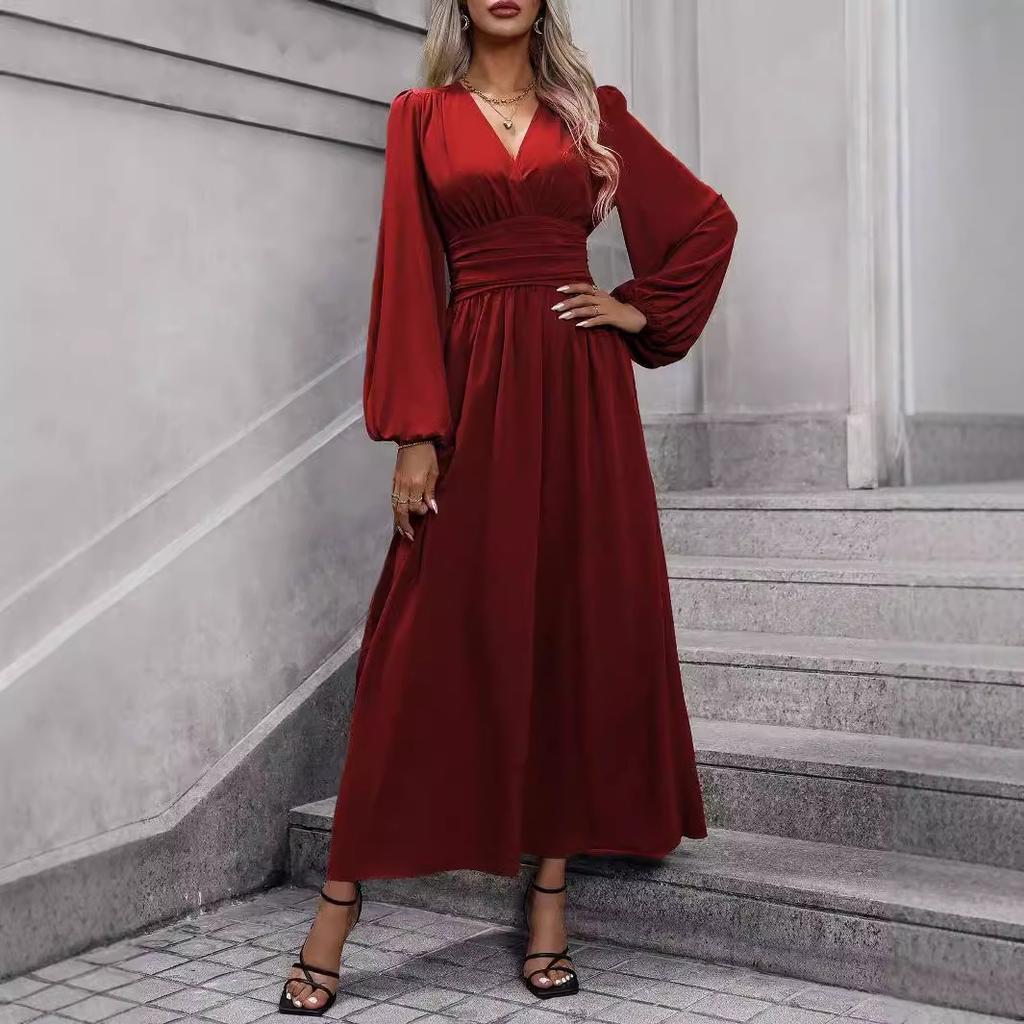 Ayollar uchun bir xil rangli fonarli yengli V-kesimli yuqori yirtigli elegant ko'ylak