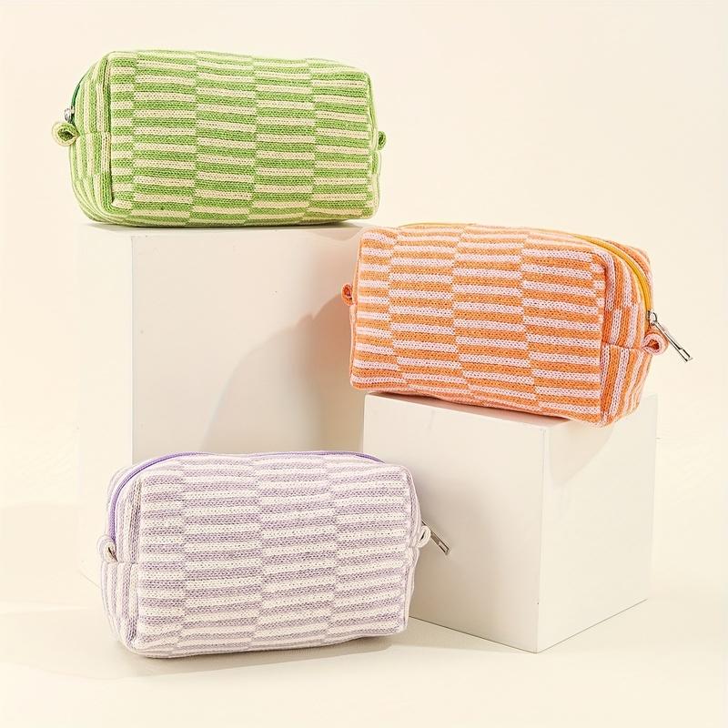 Large Capacity Striped Plaid Makeup Bag, Durable Polyester with Lace Trim, Toiletry Cosmetic Organizer for Brushes