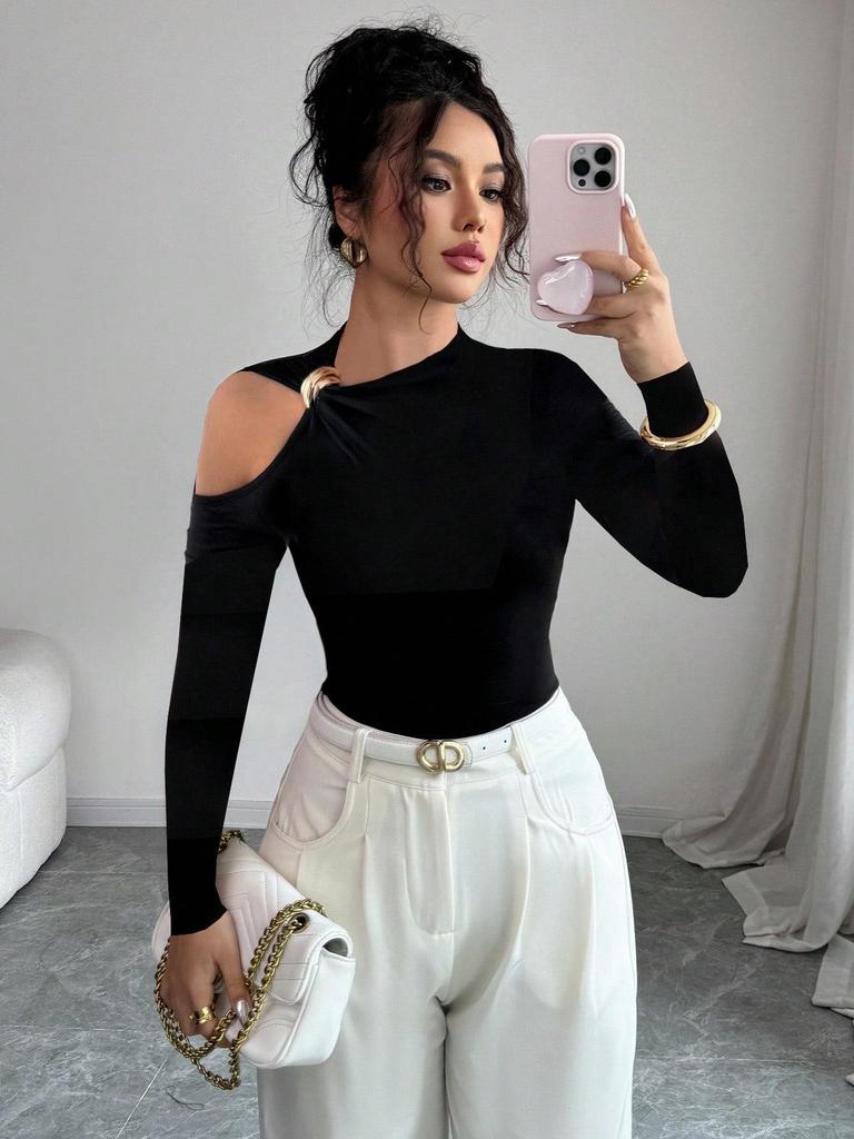 2026 European Autumn Asymmetrical Shoulder Slim-Fit Solid Top