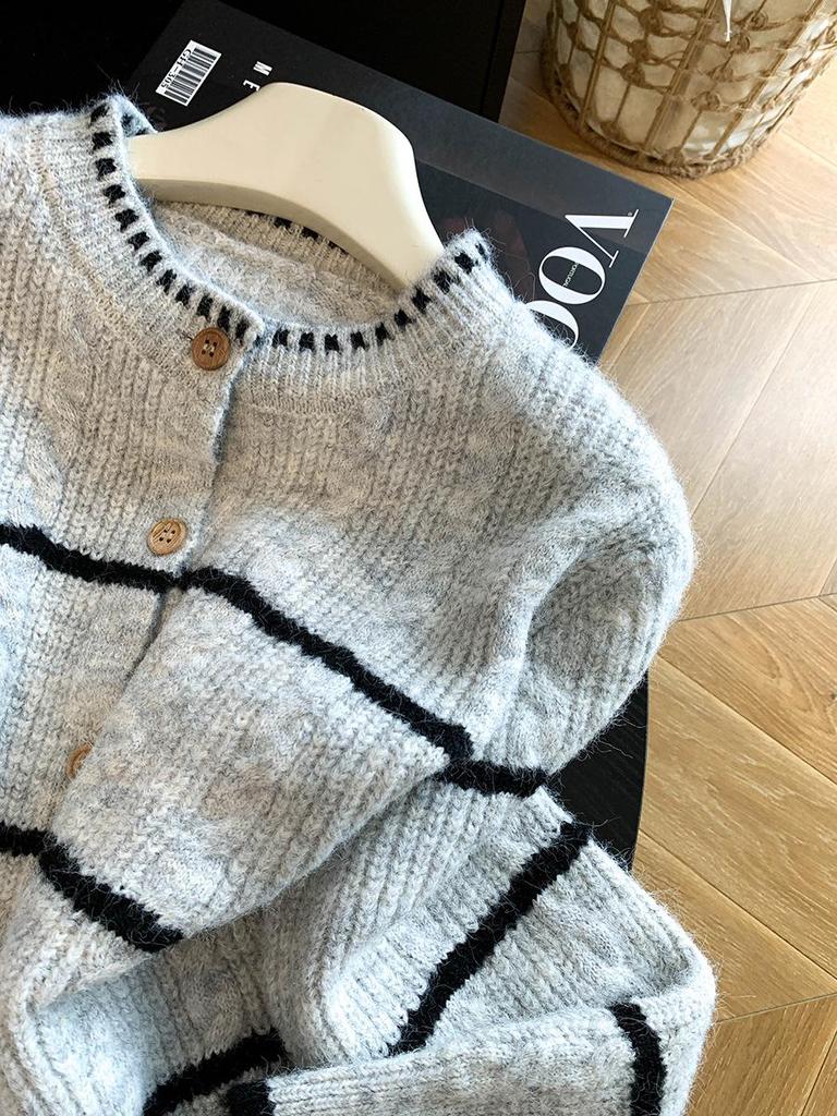 2026 Autumn Korean Style Loose Striped Knit Cardigan Women's Trendy Sweater Coat