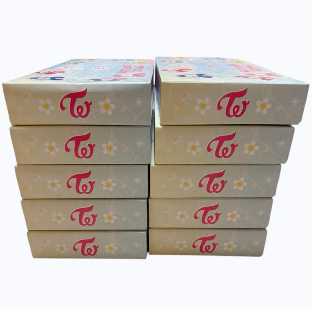 [OCCASION] Boîte de mouchoirs originale TWICE LOVELYS x 10