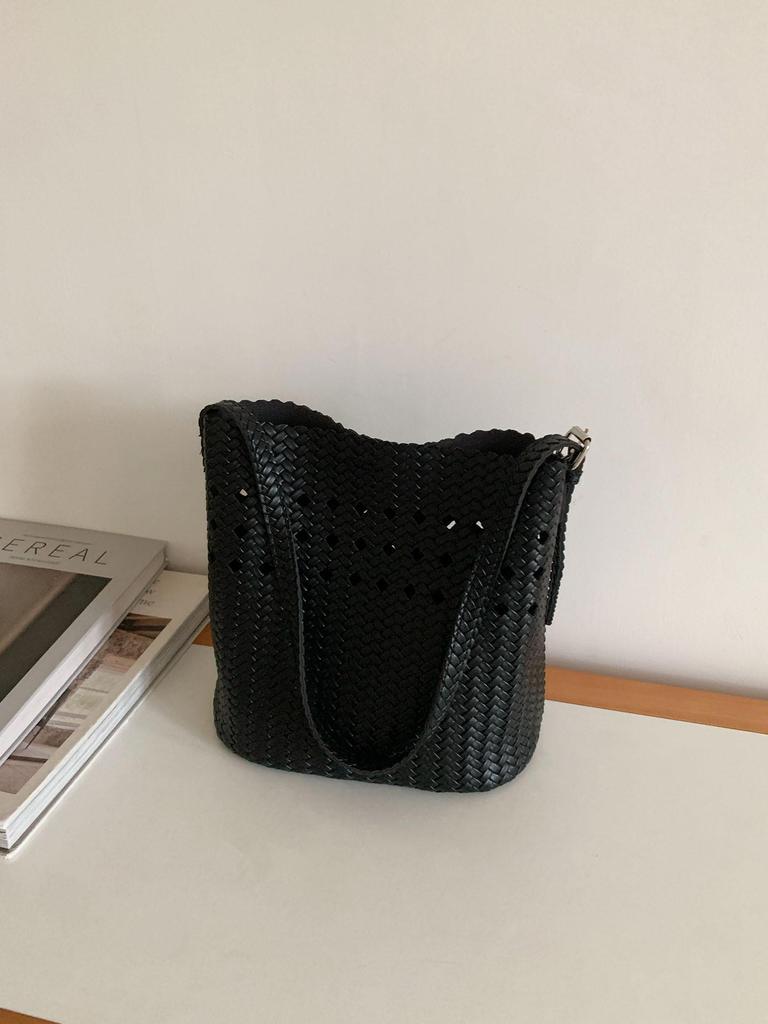 Women's 2026 Retro Korean Hollow Weave Tote: Versatile Large Capacity Fashion Bucket Bag